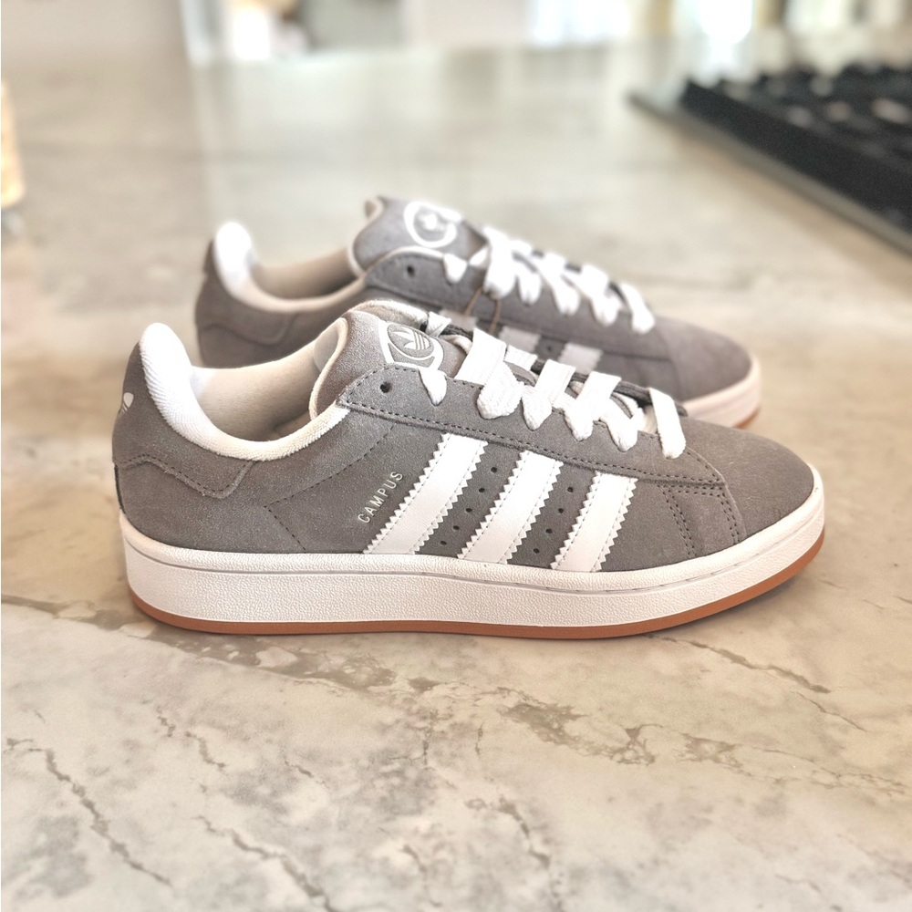 Adidas campus women’s 7.5 (men’s 6) new w tags!
